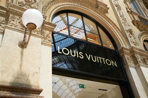 louis vuitton milan|louis vuitton milan store.